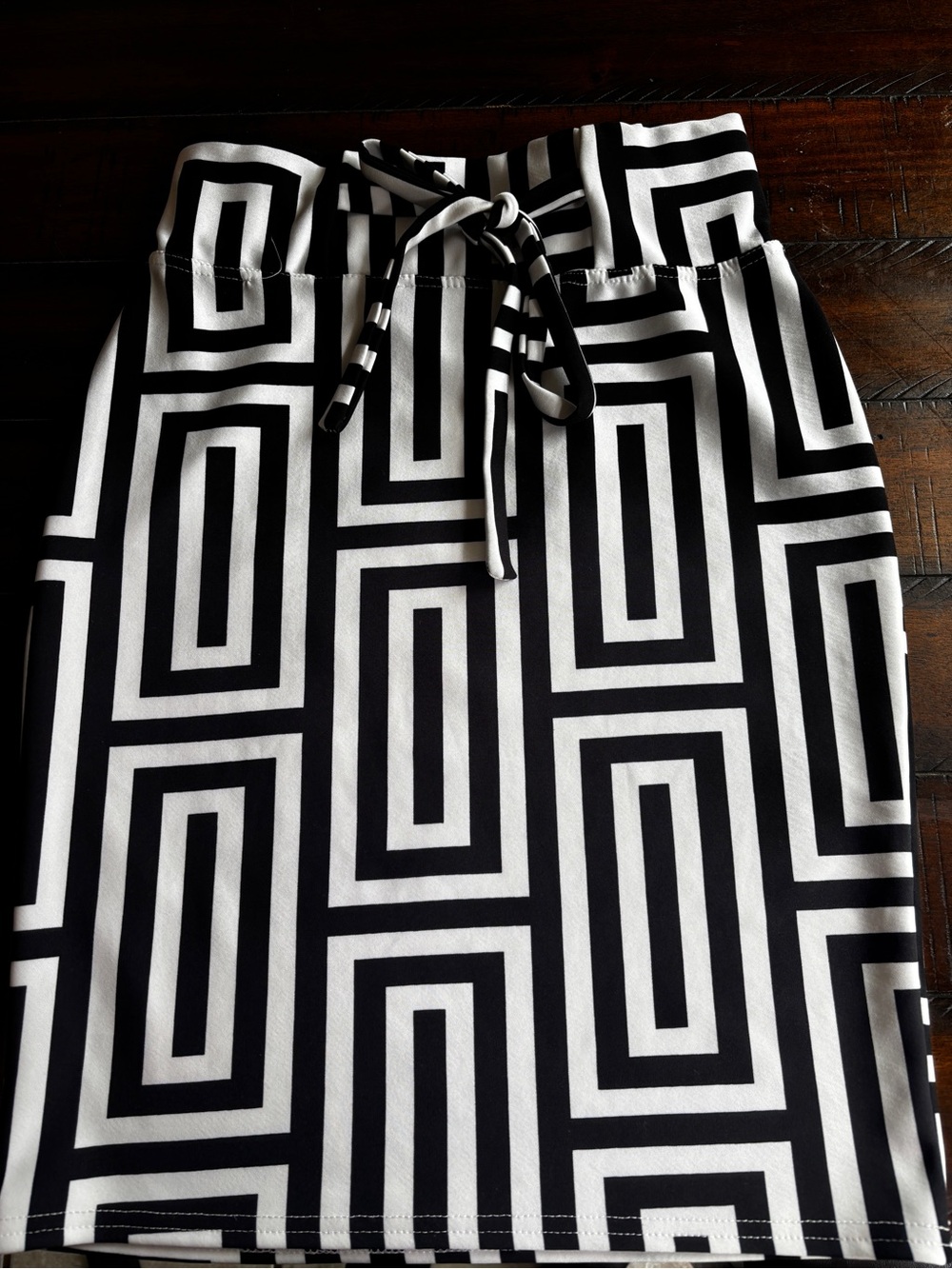 Monochrome Geo-Print Pencil Skirt - Black & White